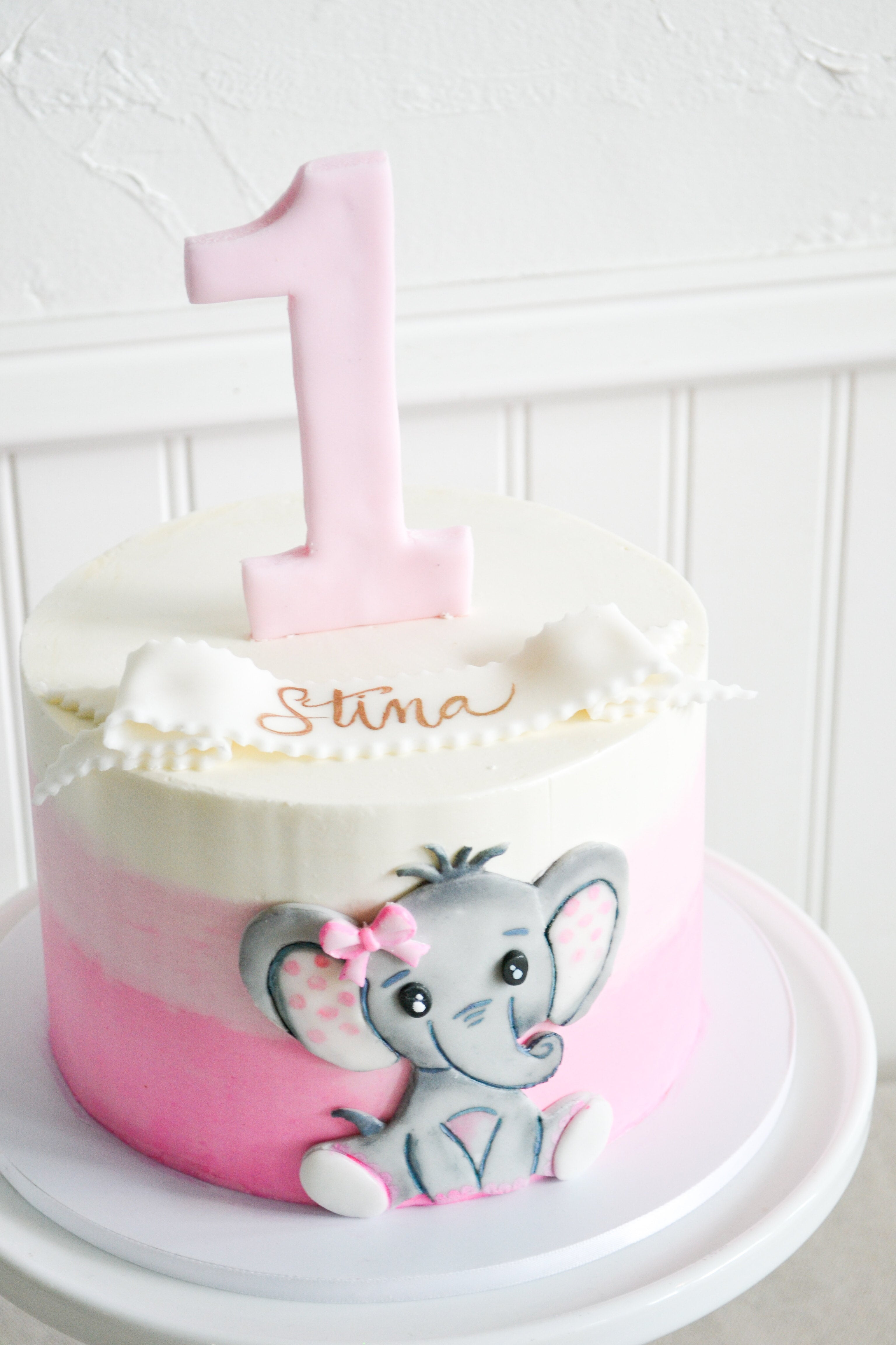 Baby Elephant Cake - CakeCentral.com