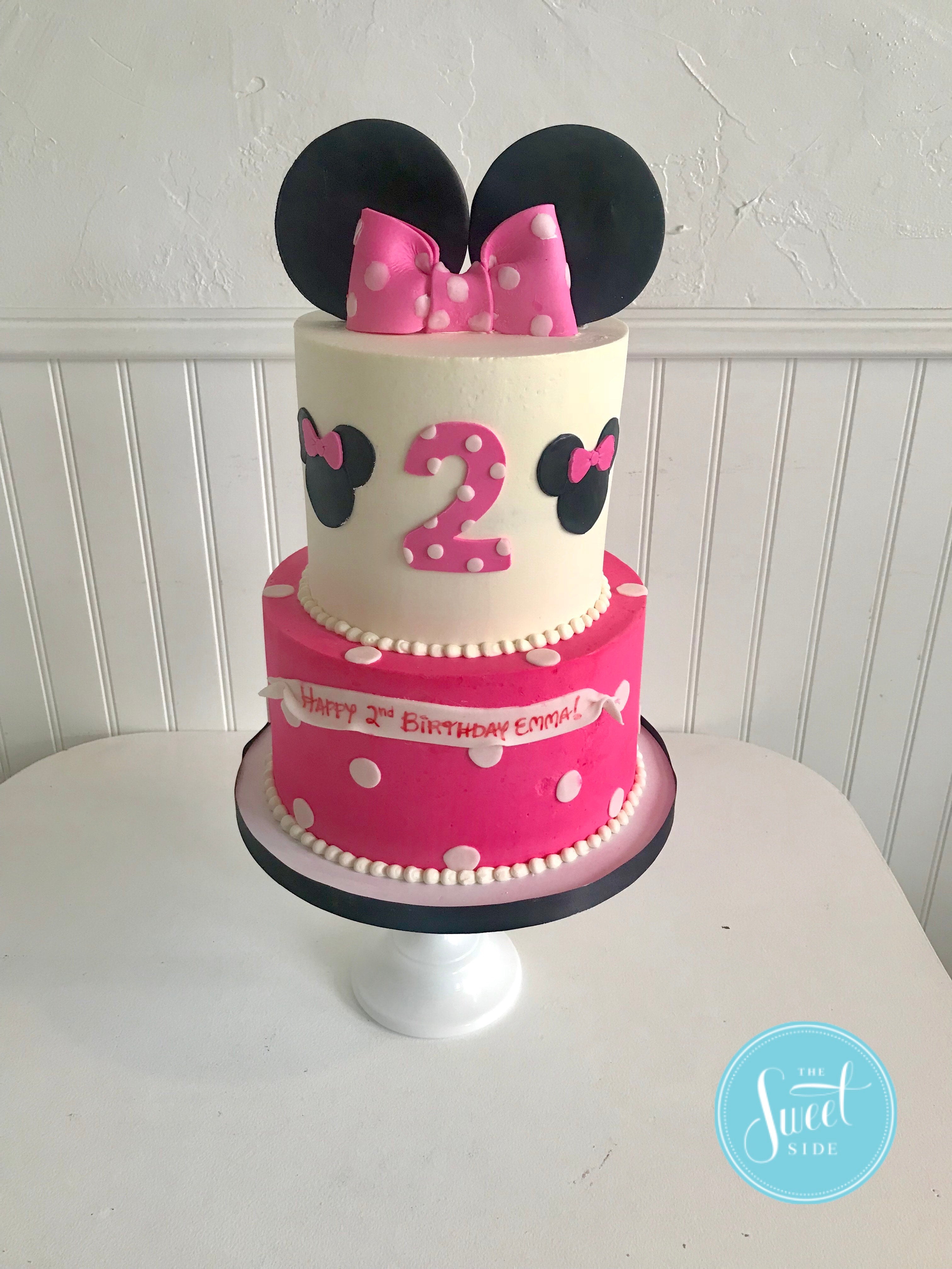Minnie Mouse Cake & Cupcakes